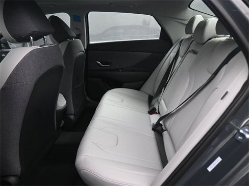 New 2026 Hyundai Elantra Limited image 15