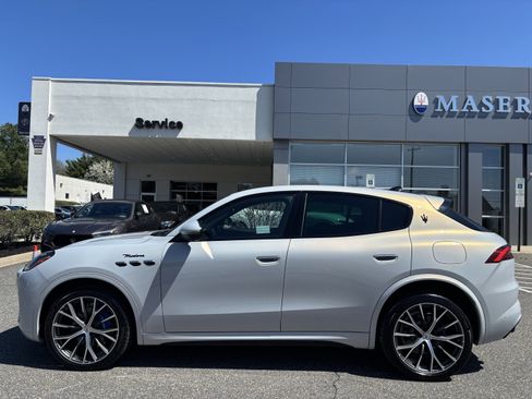 Used 2023 Maserati Grecale Modena AWD/4WD image 2