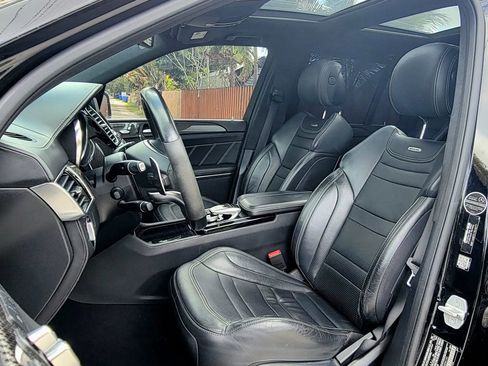 Used 2017 Mercedes-Benz GLS 63 AMG GLS 63 4MATIC Sport Utility 4D image 4