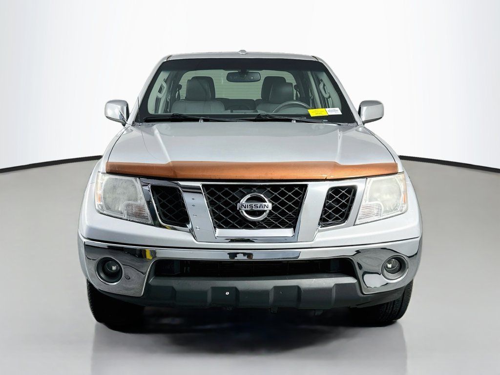 Used 2013 Nissan Frontier SL w/ Moonroof Pkg RWD image 2