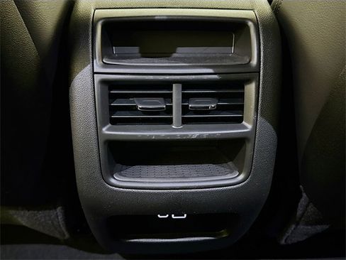 New 2025 Cadillac XT5 Luxury image 14