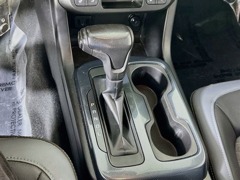 Used 2021 Chevrolet Colorado Z71 AWD/4WD image 16