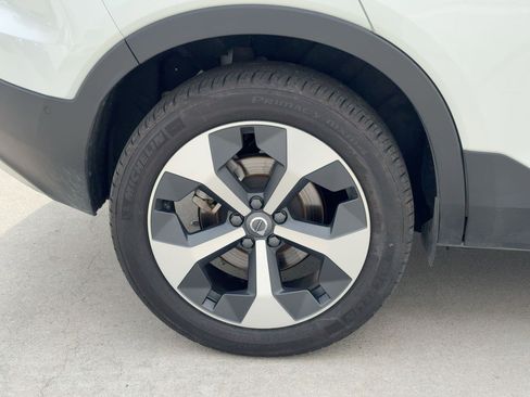 Certified 2025 Volvo XC40 B5 Plus image 11