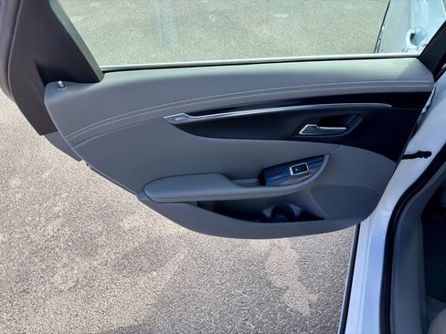 Used 2018 Chevrolet Impala LT image 28