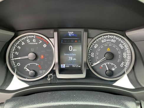 Used 2023 Toyota Tacoma TRD Off-Road w/ TRD Premium Off Road Package AWD/4WD image 12