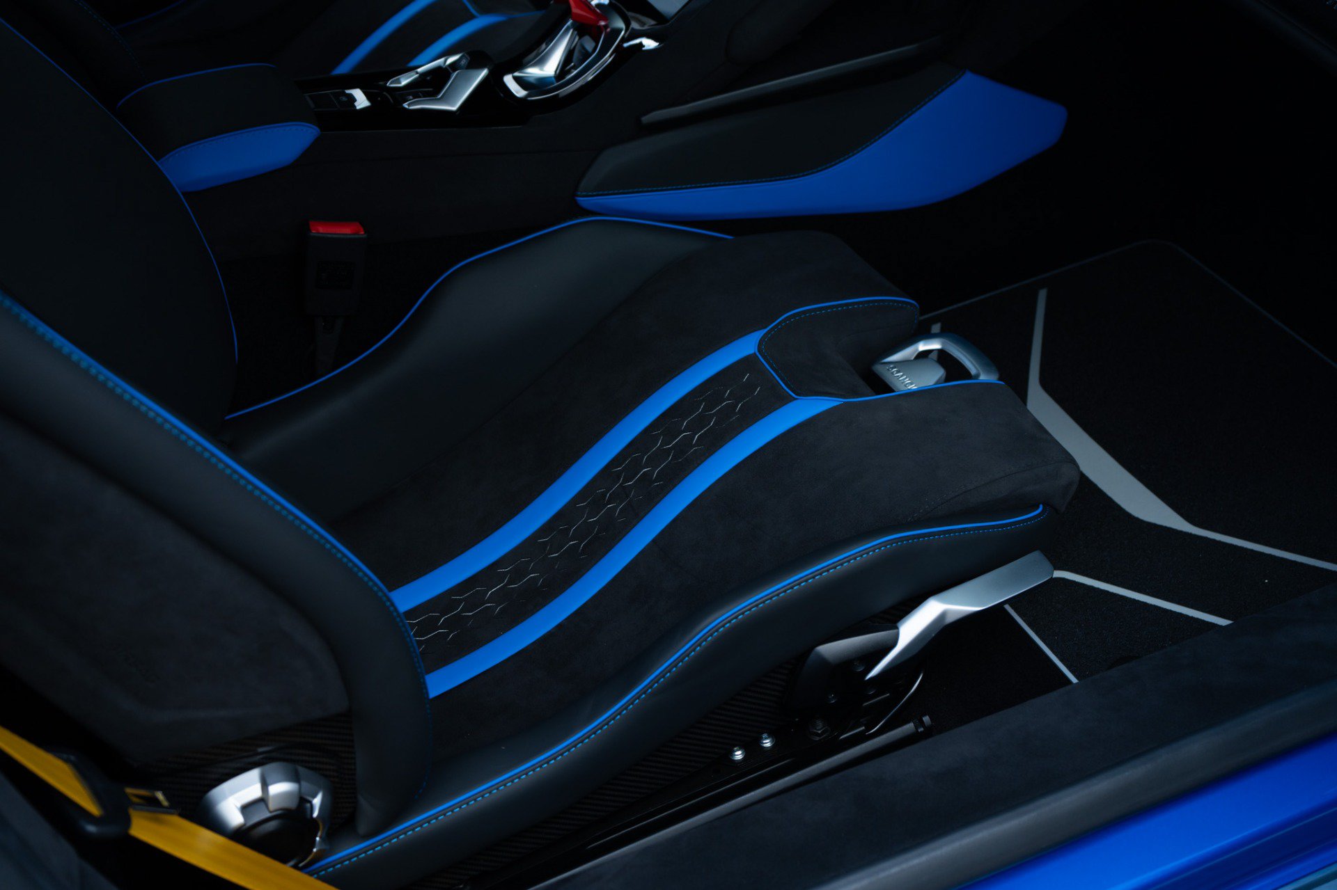 Used 2023 Lamborghini Huracan Tecnica RWD image 35