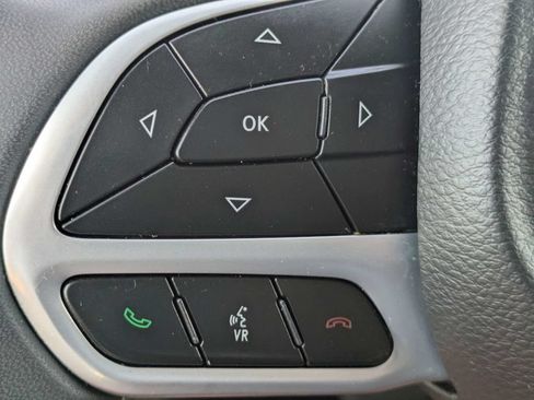 Used 2023 Chrysler Voyager LX FWD image 26