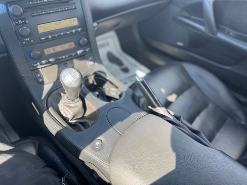 Used 2005 Chevrolet Corvette Convertible w/ Preferred Equipment Group RWD image 28