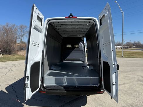 Used 2020 Mercedes-Benz Sprinter 3500 w/ Exterior Lighting Package image 9