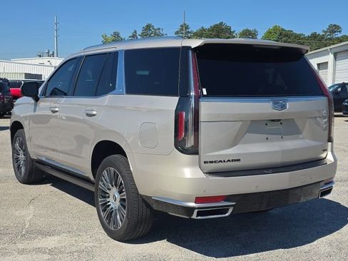 Used 2021 Cadillac Escalade Premium Luxury w/ Driver Assist Tech Package AWD/4WD image 3