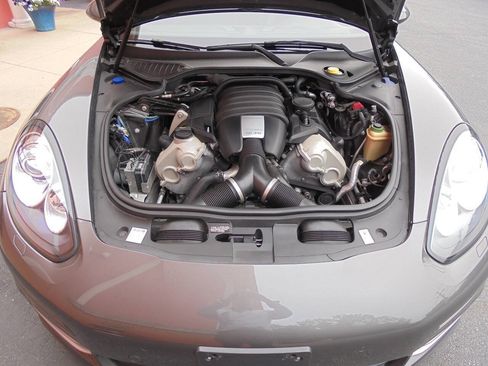 Used 2015 Porsche Panamera 4 AWD/4WD image 38