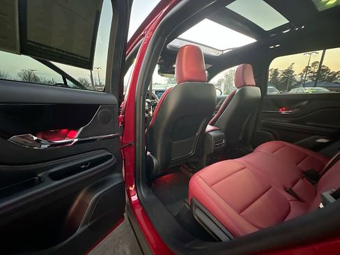 Used 2025 Lincoln Corsair Reserve image 17