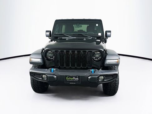 Used 2023 Jeep Wrangler Unlimited w/ Convenience Group AWD/4WD image 2