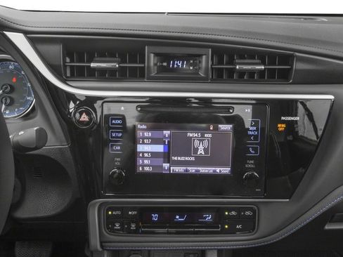 Used 2018 Toyota Corolla SE w/ Carpet Mat Package (TMS) image 10