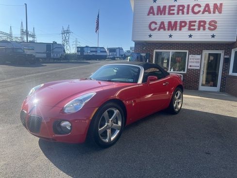 Used 2008 Pontiac Solstice GXP w/ Premium Package RWD image 1