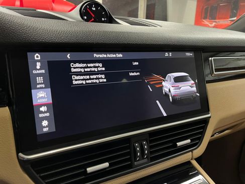 Used 2019 Porsche Cayenne image 16