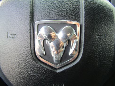 Used 2017 RAM 1500 Express AWD/4WD image 33