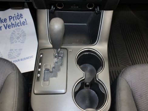 Used 2012 Kia Sorento FWD w/ Third Row Pkg image 13