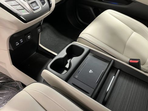 New 2026 Honda Odyssey Touring image 17