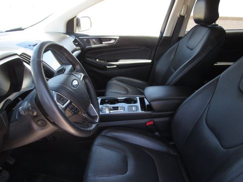Used 2019 Ford Edge Titanium FWD image 15