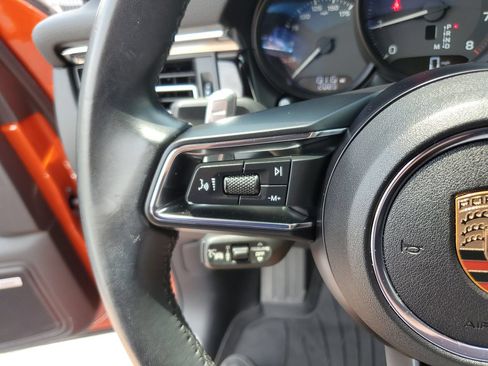 Used 2025 Porsche Macan AWD/4WD image 26