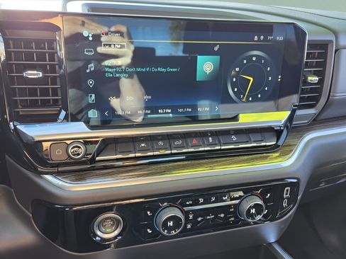 Used 2024 Chevrolet Silverado 1500 RST image 19