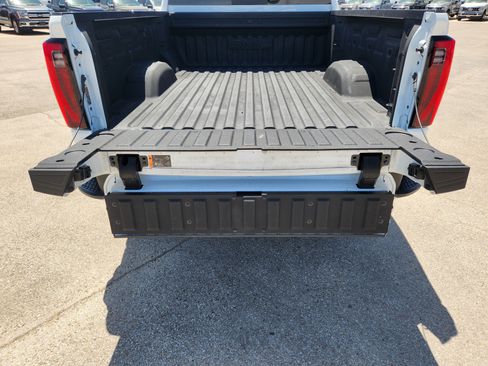 Used 2026 GMC Sierra 2500 Denali w/ Denali Reserve Package AWD/4WD image 32