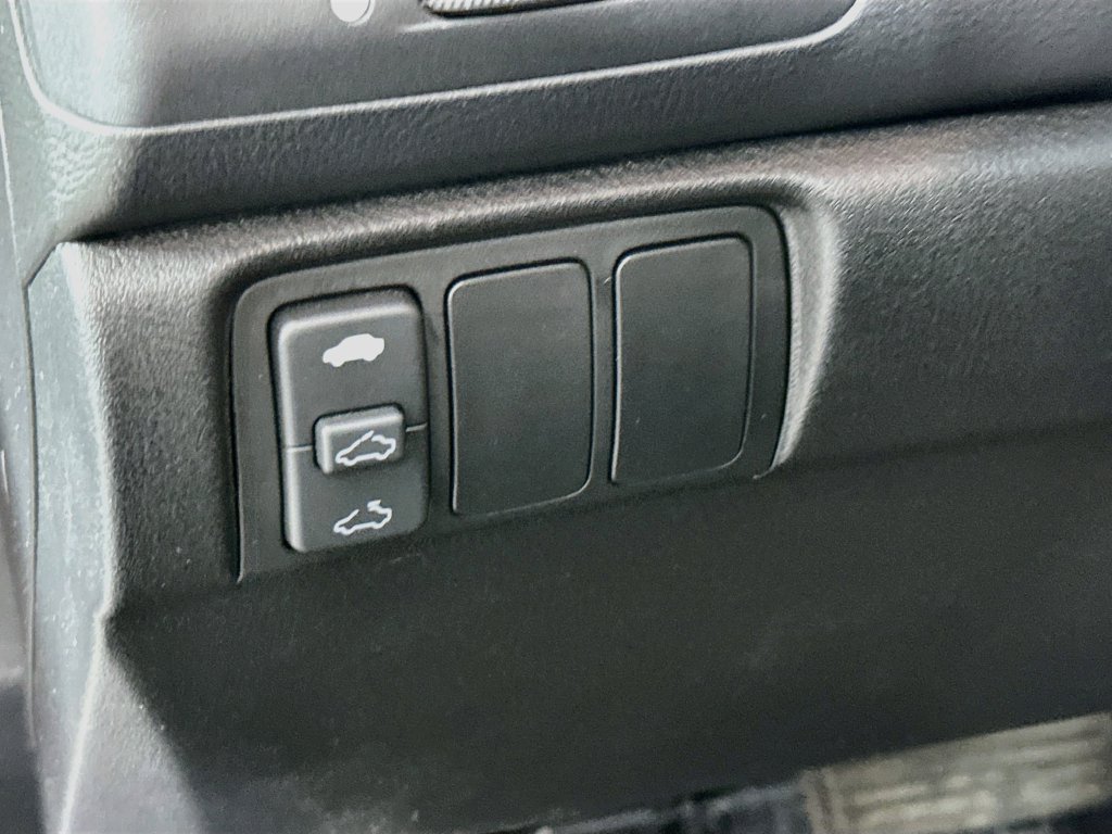 Used 2005 Honda Accord EX-L image 11