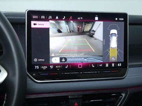 Used 2025 Volkswagen Tiguan SE image 27