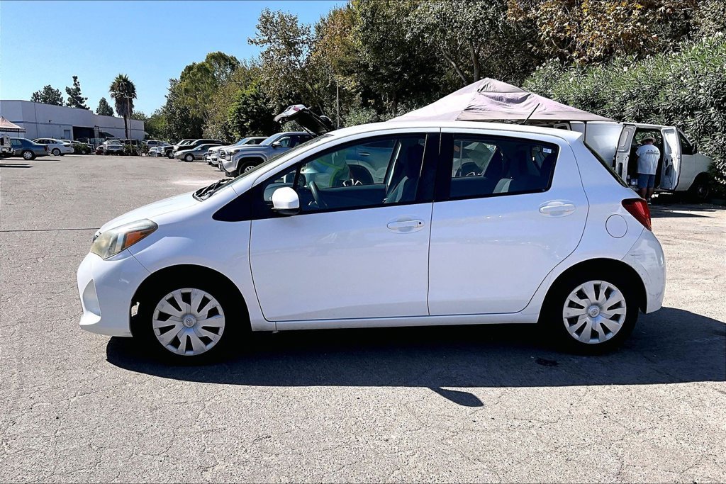 Used 2015 Toyota Yaris L FWD image 8