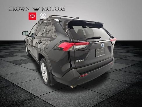 Used 2019 Toyota RAV4 XLE w/ Convenience Package image 4