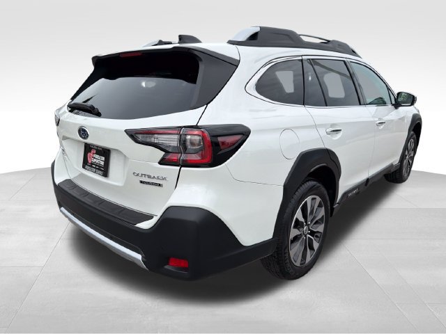 Certified 2025 Subaru Outback Touring AWD/4WD image 7