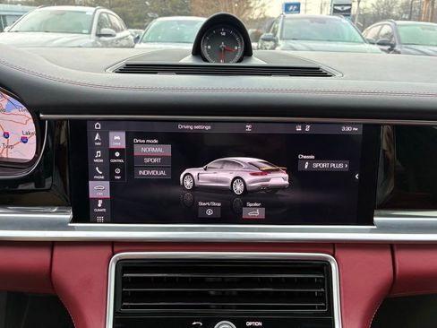 Used 2018 Porsche Panamera 4S image 40