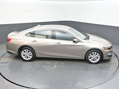 Used 2025 Chevrolet Malibu LT FWD image 34