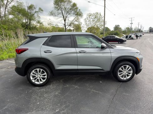 Used 2024 Chevrolet TrailBlazer LS w/ LS Convenience Package FWD image 8
