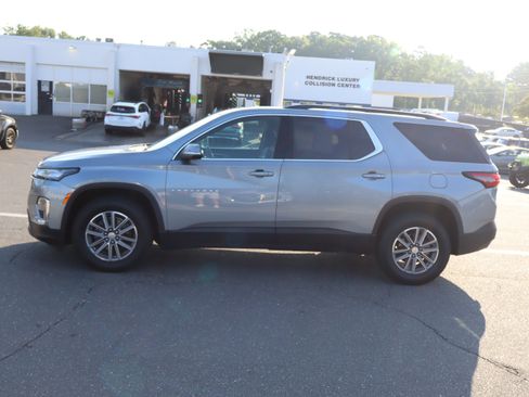 Used 2023 Chevrolet Traverse LT FWD image 7