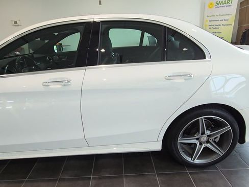Used 2015 Mercedes-Benz C 300 4MATIC Sedan image 2