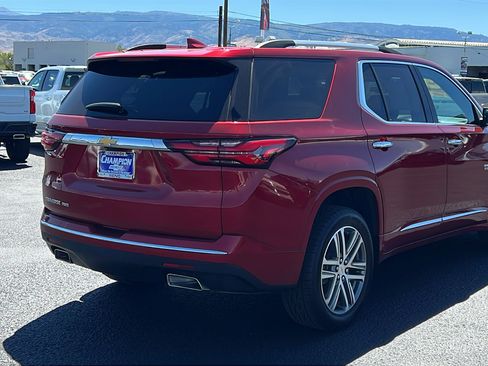 Used 2023 Chevrolet Traverse High Country w/ LPO, Floor Liner Package AWD/4WD image 5
