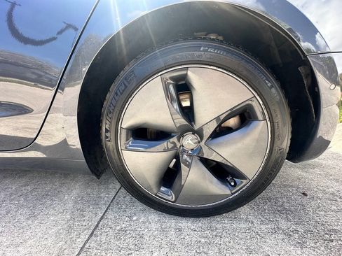 Used 2018 Tesla Model 3 Long Range image 24