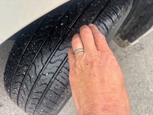 Used 2009 Mitsubishi Galant ES image 16