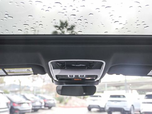 New 2026 Land Rover Range Rover Velar Dynamic SE image 16