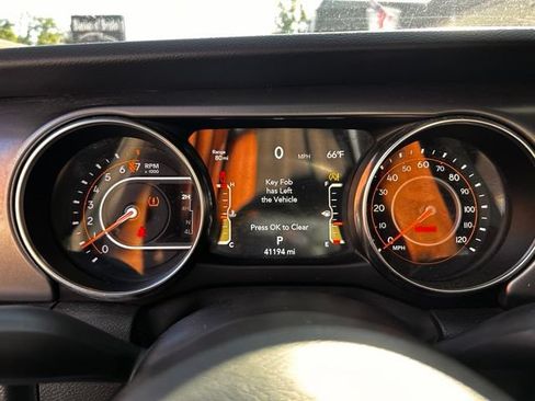 Used 2022 Jeep Gladiator Sport AWD/4WD image 19
