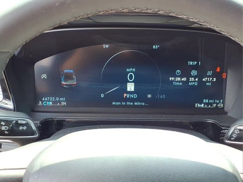 Used 2023 Lincoln Corsair AWD image 5