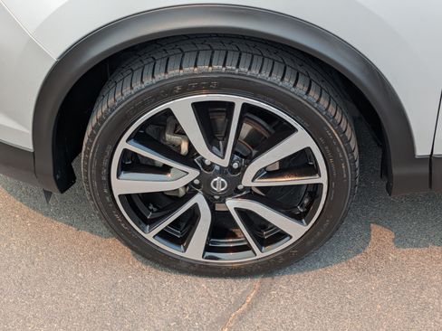 Used 2018 Nissan Rogue Sport SL AWD/4WD image 13