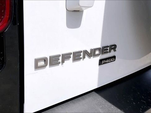 Used 2021 Land Rover Defender 110 X-Dynamic SE image 29