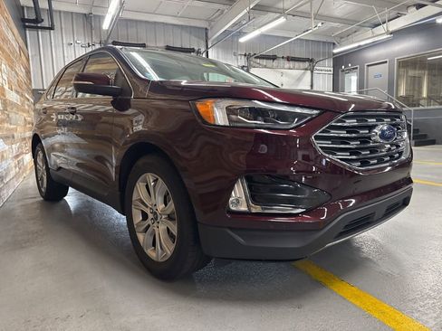 Used 2022 Ford Edge Titanium w/ Equipment Group 301A AWD/4WD image 2