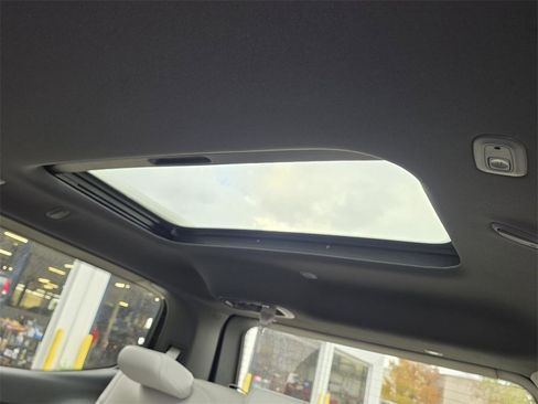 New 2025 Jeep Wagoneer Series II image 16