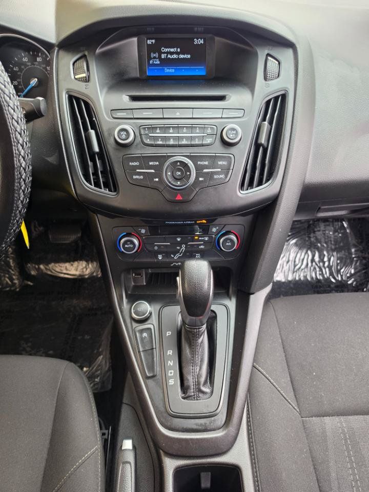Used 2017 Ford Focus SE FWD image 21