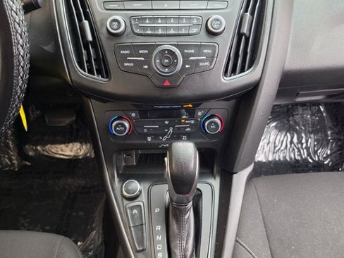Used 2017 Ford Focus SE FWD image 21