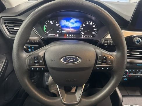 Used 2022 Ford Escape SE image 34